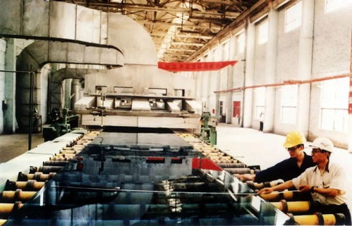 紀(jì)念洛陽(yáng)浮法玻璃工藝誕生50周年 中國(guó)建材集團(tuán)引領(lǐng)建筑材料創(chuàng)新輝煌